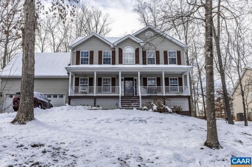 54 Bridlewood Dr, Bybee, VA 22963-2633