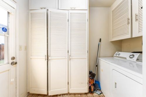 3637 1st Ave, Glendale CA  91214-2429 exterior