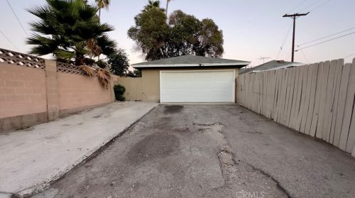 607 Dl Ave, Anaheim CA  92801-1302 exterior