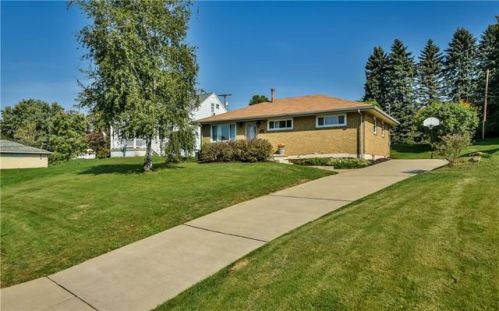 806 7th St, Rochester, PA 15074-1433