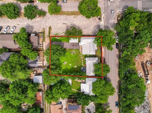 903 3rd St, Austin, TX 78702-4220