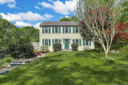 50 Falmouth Dr, Huntington, CT 06484-3839