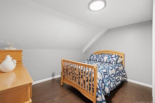 2 Sea Breeze Ave, Niantic CT  06357-3415 exterior