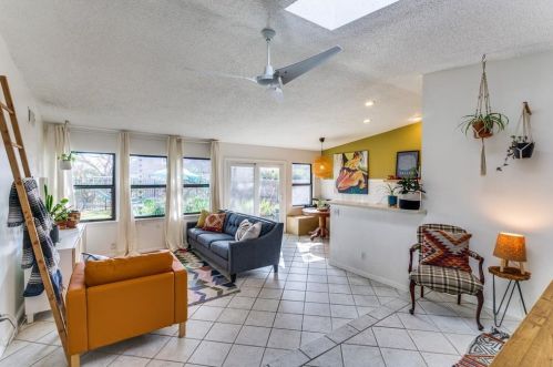 8714 Charing Cross Ln, Dallas TX  75238-3811 exterior