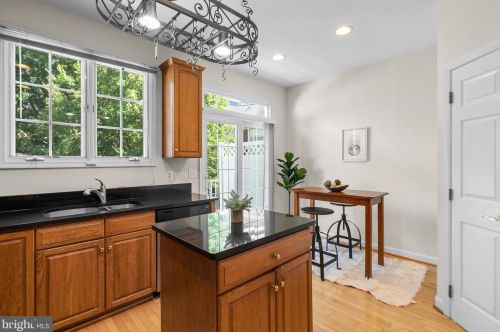 8509 2 Ave, Silver Spring MD 20910-2149 exterior