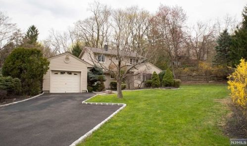 79 Macarthur Ave, Closter, NJ 07624-2911