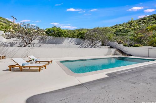 7153 Niumalu Loop, Honolulu HI  96825-1634 exterior