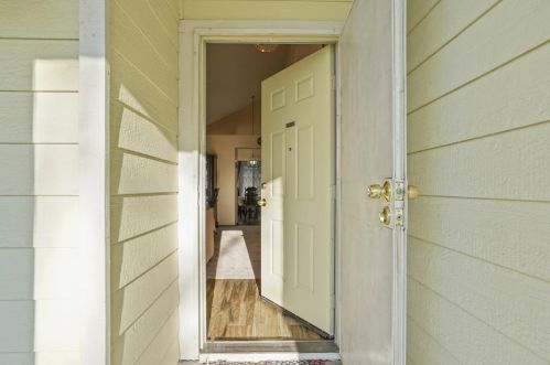 2024 Bailey Dr, Modesto CA  95355-9160 exterior