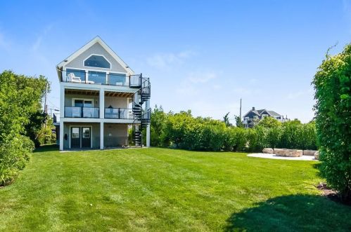 138 Arches Rd, Charlestown, RI 02813-2128