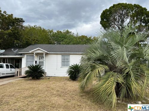 2002 Polk Ave, Victoria, TX 77901-3006