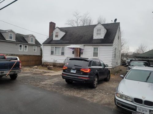 19 Laura St, Norwalk CT  06854-4208 exterior