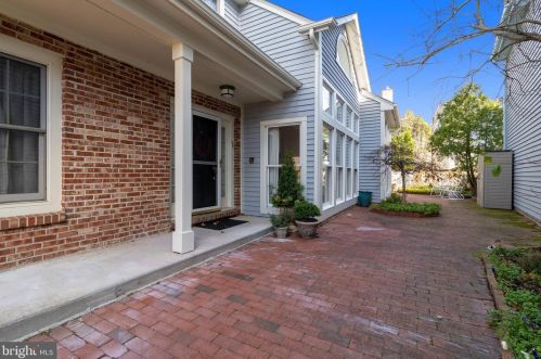 30 Stonebridge Ln, Princeton, NJ 08540-7093