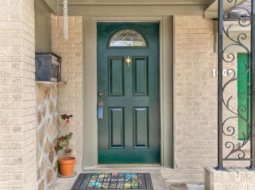 1602 Crest Ridge Dr, Dallas TX  75228-3203 exterior