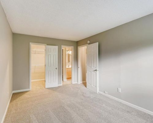 1700 Hickory Hill Dr, Saint Paul MN  55122-2410 exterior