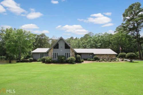 15 Magnolia Dr, Newnan, GA 30263-3129