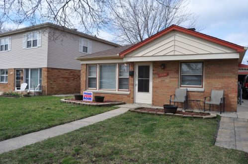 11638 Meadow Lane Dr, Chicago, IL 60803-5882