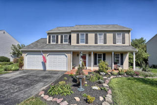 1543 Dunmore Dr, Lancaster, PA 17602-1247
