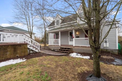 21 Knight St, Coventry, RI 02816-7236