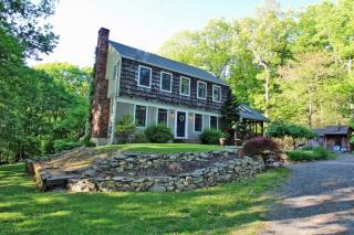 7 Thomas Dr, Hackettstown, NJ 07840-4808