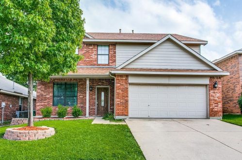 5833 Bridal Trl, Fort Worth TX  76179-2362 exterior