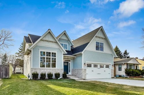 320 Nordica Ave, Glenview, IL 60025-5018