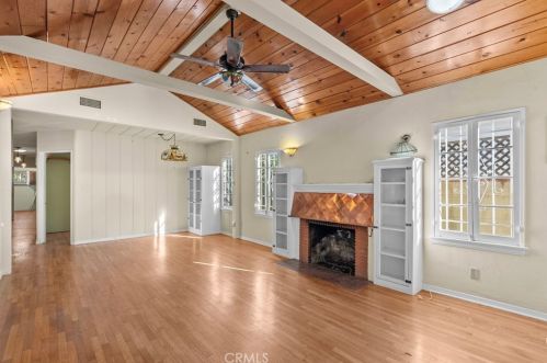 4470 Colbath Ave, Van Nuys, CA 91423-3516