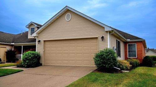 3500 Oakmont Ct, Springfield OH  45502-7207 exterior