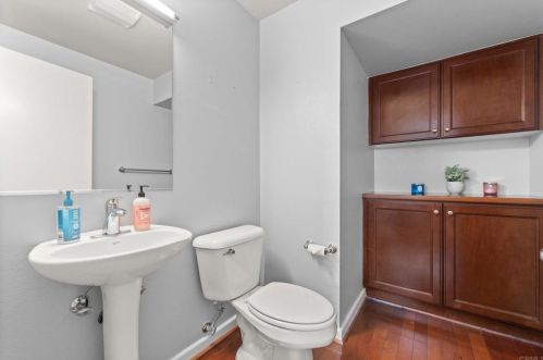 252 Jeanette Ln, Santa Ana CA  92705-6016 exterior