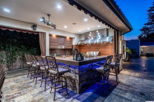 1570 Pacific Ave, Glendale CA  91202-1214 exterior