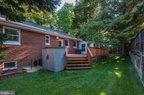 407 Greenbrier Dr, Silver Spring MD 20910-4230 exterior