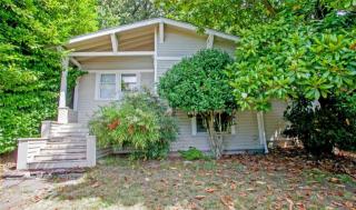 3630 Courtland Pl, Seattle, WA 98144-7115
