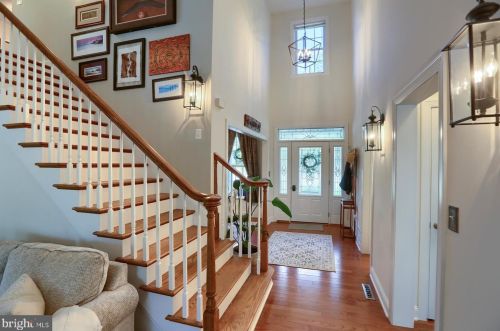 101 Shatto Dr, Carlisle PA  17013-2120 exterior