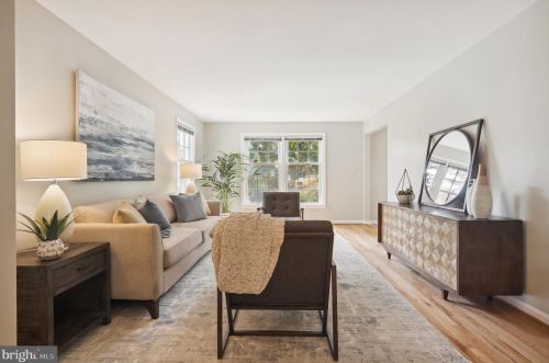 1221 Pinecrest Cir, Silver Spring MD 20910-1626 exterior