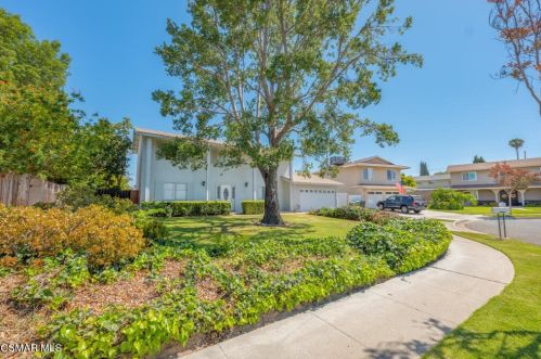 2465 Pierce Ct, Simi Valley, CA 93065-4910