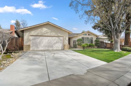 1208 Shady Grove Ln, Modesto, CA 95355-3821