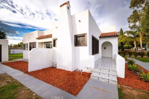 5743 Magnolia Ave, Riverside CA  92506-1824 exterior