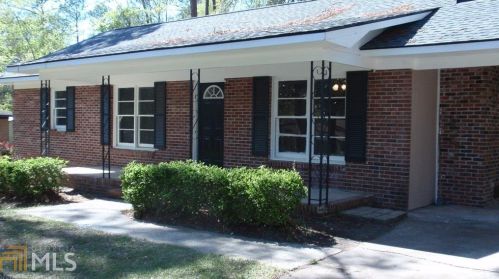 372 New St, Soperton, GA 30457-2610