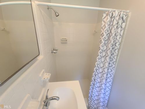 6427 Bennett Dr, Rex GA 30273-1723 exterior