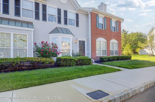 154 Setter Pl, East Freehold, NJ 07728-9529