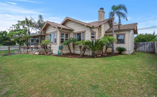 624 Pacific St, Oceanside, CA 92054-1989