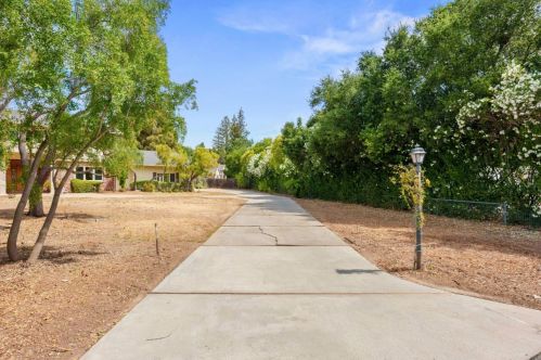 18429 Twin Creeks Rd, Los Gatos, CA 95030-2129