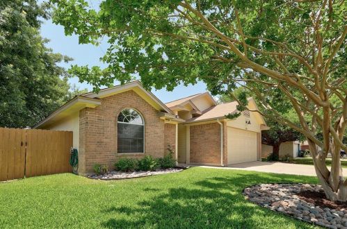 214 Evergreen Cir, Georgetown, TX 78626-4807