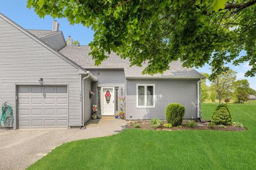 103 Palmer Dr, Providence, RI 02904-7742