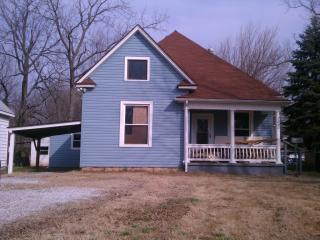 2046 Johnston Ave, Springfield MO  65803-1514 exterior