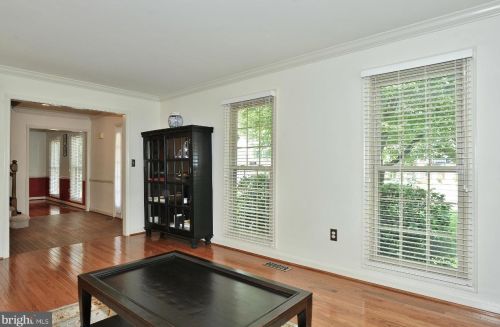 7509 Mullingar Ct, Springfield VA  22153-2036 exterior