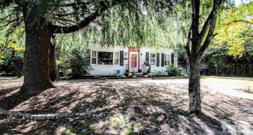 403 Noble St, Louisburg, NC 27549-2343