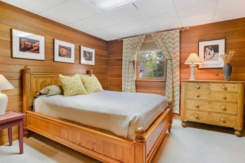 2443 Echo Dr, Atlanta GA  30345-3526 exterior