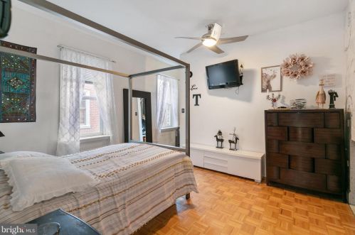 627 16th St, Philadelphia PA  19130-3415 exterior