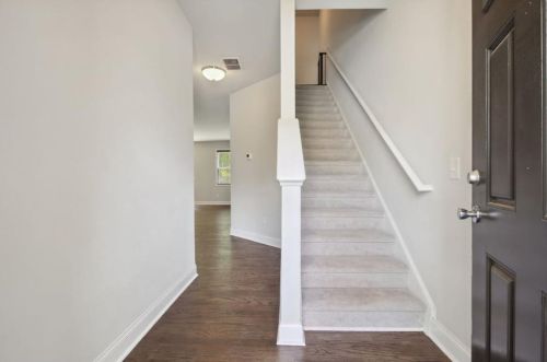 5504 Cascade Run, Atlanta, GA 30336-4409