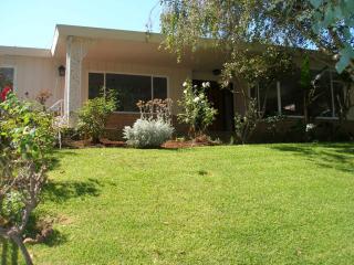 9342 Duxbury Rd, Los Angeles CA  90034-1023 exterior